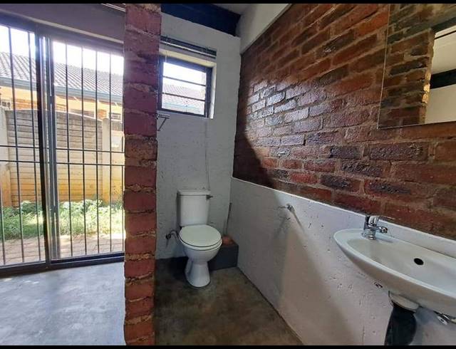 1 BEDROOM PROPERTY TO RENT IN BULT WEST